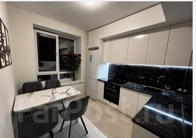 Уютная и просторная квартира с современным ремонтом.