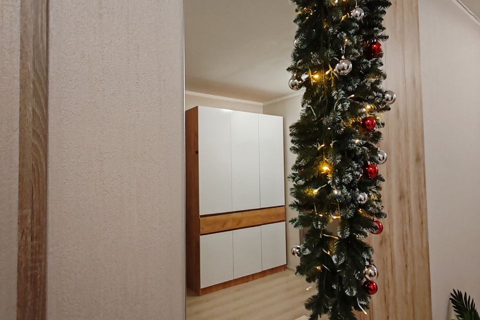 Большая квартира около метро на 11 человек