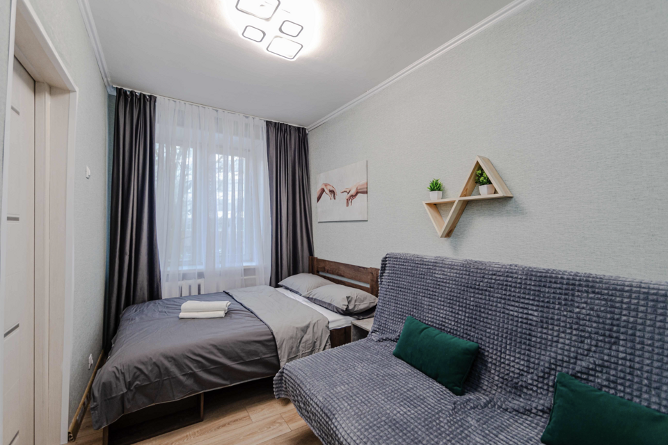 Уютная двухкомнатная квартира, рядом с метро