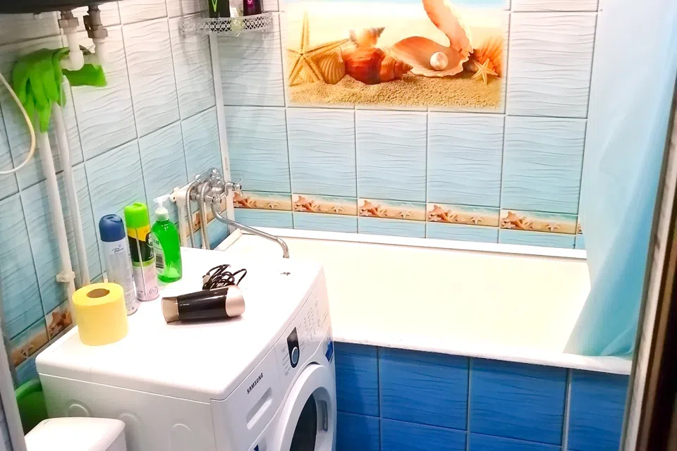 Рядом с онкологическим центром и детской больницы