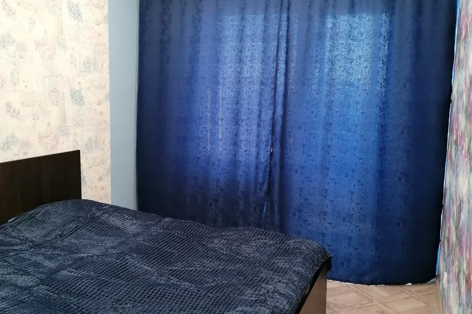 Рядом с Аэропортом Толмачёво 2 к студия.