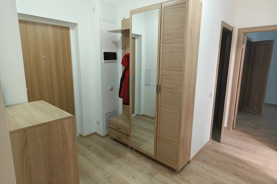 2 комнатная квартира 60 кв м, 1 этаж