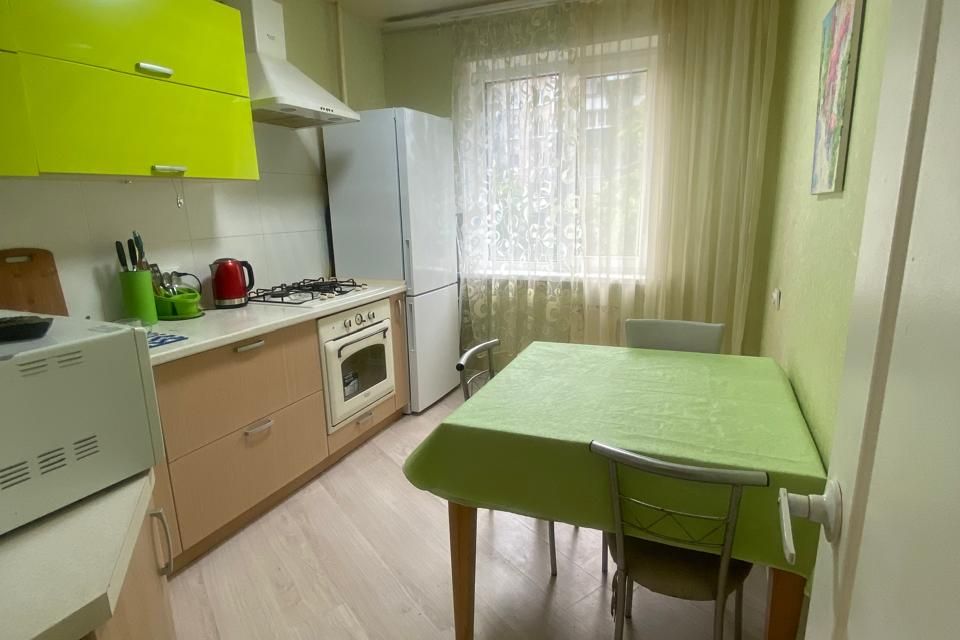 Трёхкомнатная квартира рядом с парком Победы 