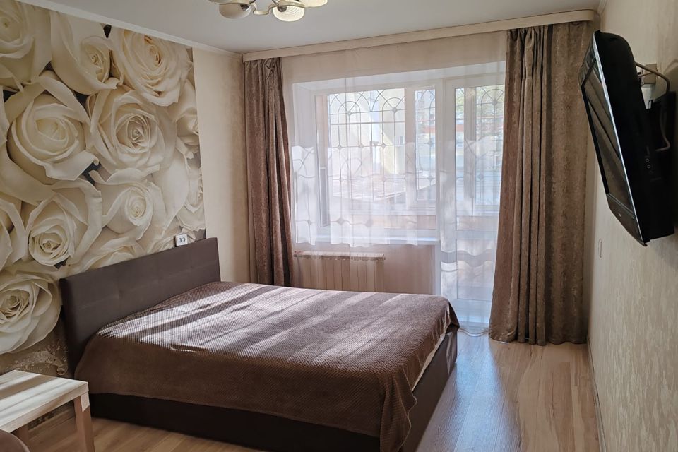 Сдаю по суткам квартиру с хорошим ремонтом в центре