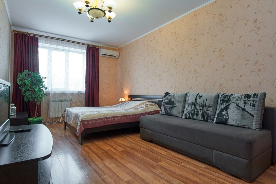Недорогая большая однушка рядом с центром Кругозор