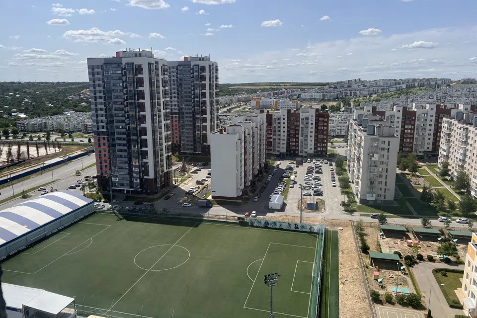 Уютная квартира-студия с видом на стадион Слуцкого.
