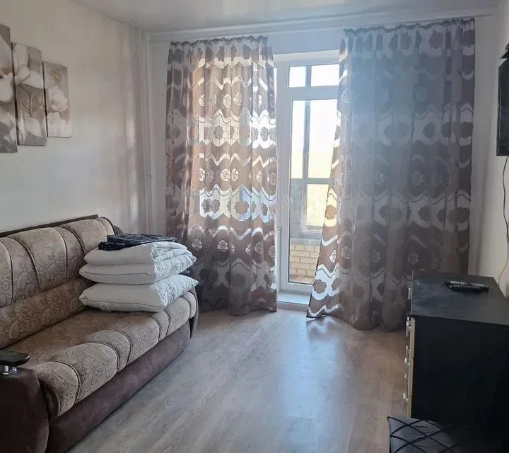 Уютная квартира с видом на двор и улицу..