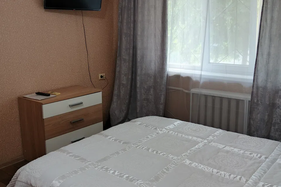Посуточно 1комн. квартира в центре Керчи. Район Автовокзала.