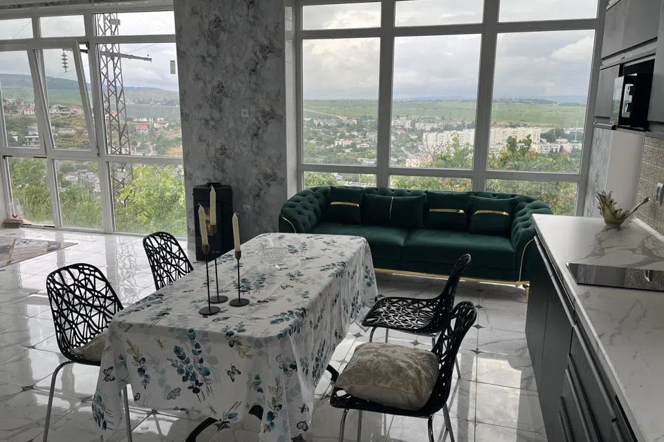 Дом с видом на горы 