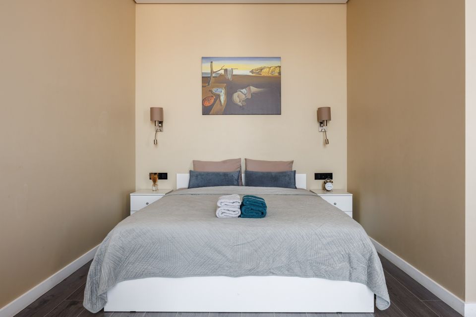 Уютная просторная студия у метро Новочеркасская