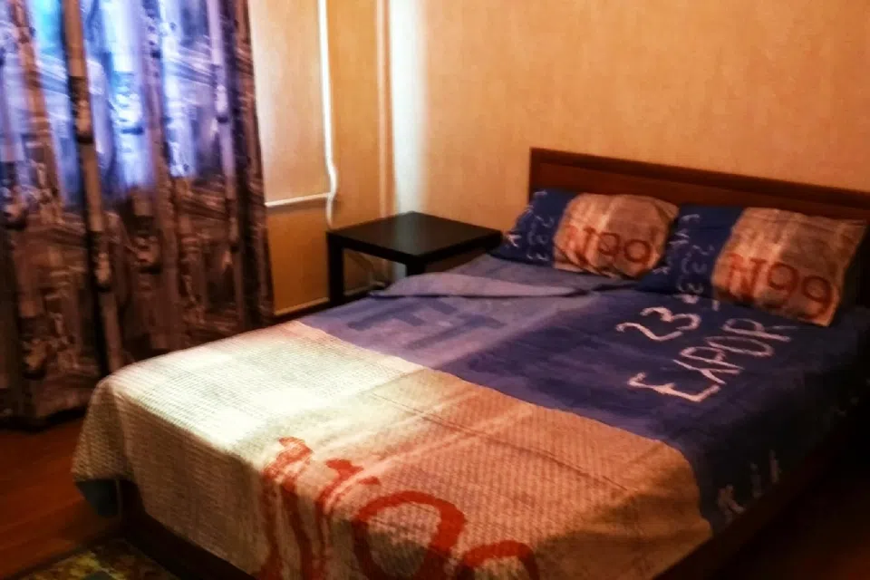 Посуточно на остановке ф.мир