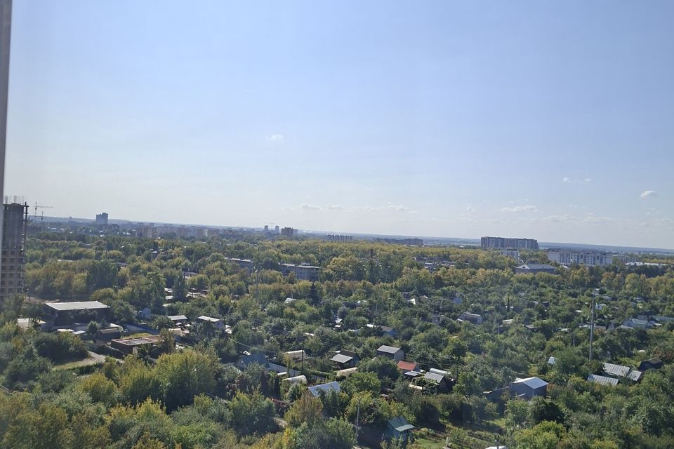 Уютная квартира с красивым видом из окна.