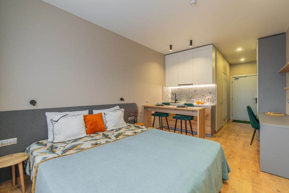 Уютная студия с видом на город