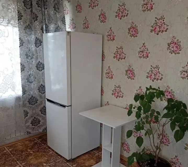 Уютная светлая квартира. Красивый вид из окна.