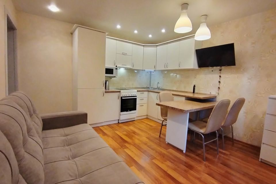 Двухкомнатная с кухней - гостиной