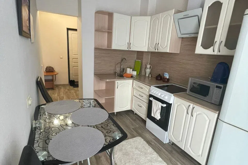 Квартира рядом, 1 комнатная уютная квартира, Аэропорт, ГЭС.