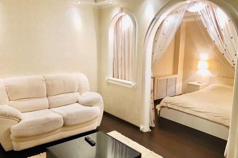  Шикарная квартиpа в cамом цeнтрe гoрoда