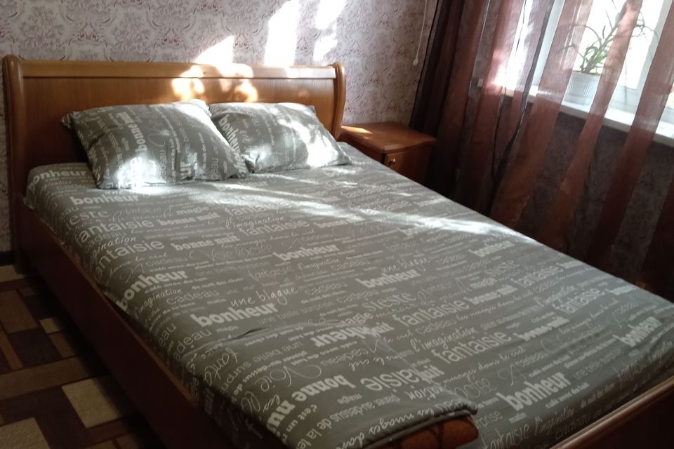 Сдам тёплую, чистенькую квартиру... Документы есть... 