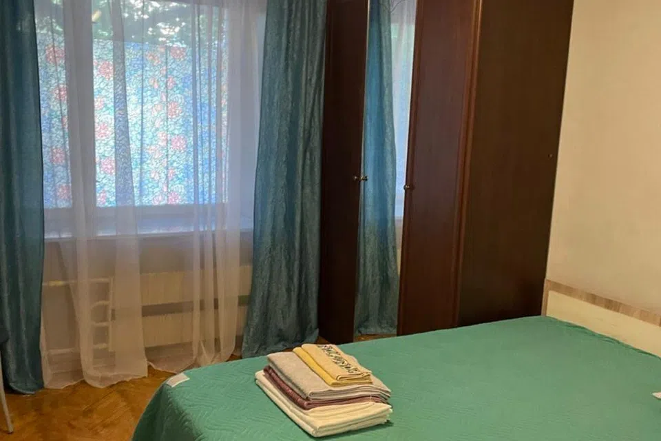Двухкомнатная квартира на первом этаже со всеми удобствами
