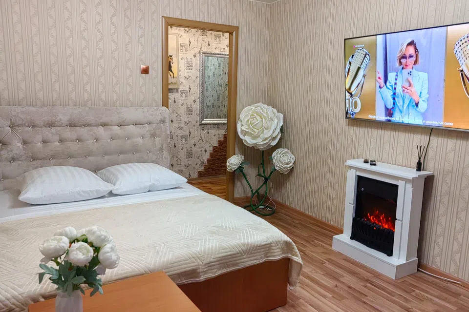Уютная двухкомнатная квартира с видом на Ленинский проспект