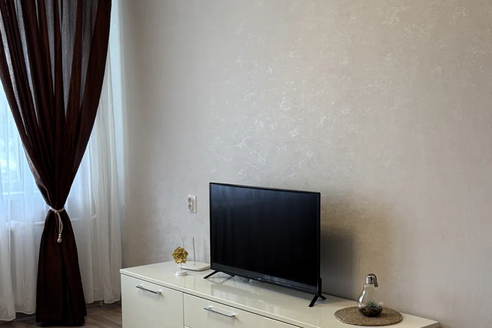 Однокомнатная квартира Губкина 10 