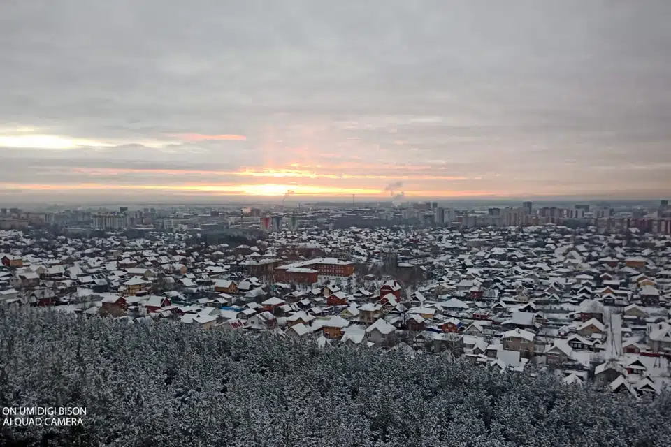 Уютная студия  в новом доме с отличным видом на город.