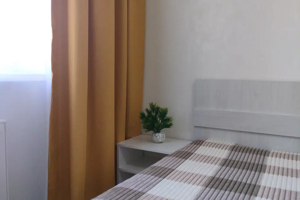 Квартира Студия с отдельной кухней на аллее