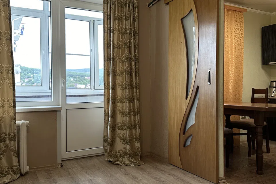 Сдается 1-квартира, 31 кв.м, на 4 этаже с видом на горы.