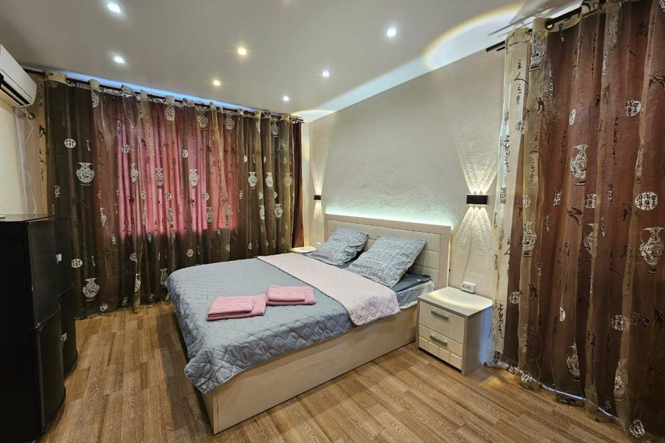 Однокомнатная квартира возле Платинум Арены