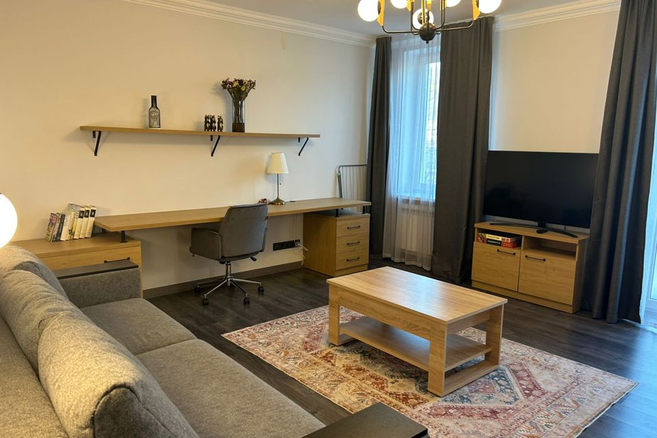 Просторная квартира на центральной улице Севастополя