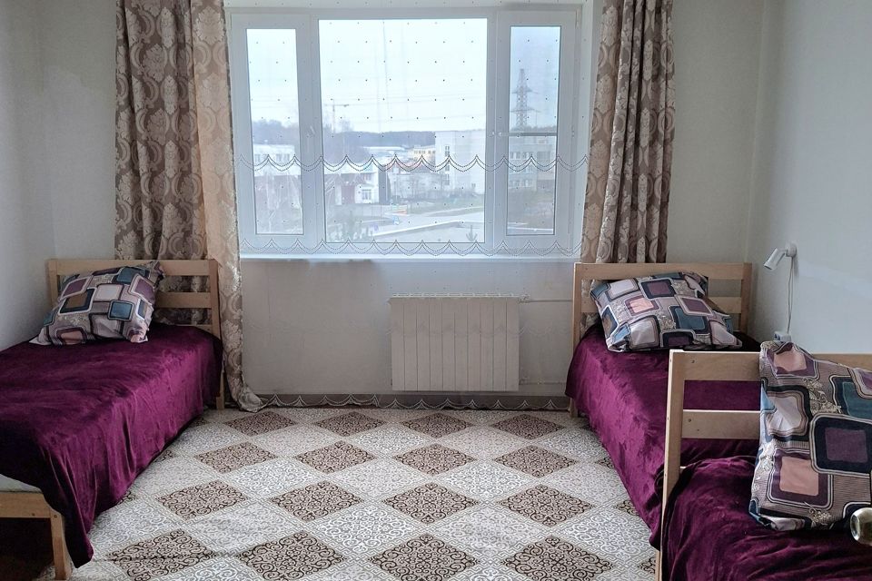 Трехкомнатная квартира для командированных и гостей столицы.