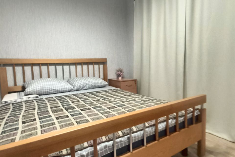 Видовая квартира 18 этаж с большой кроватью.