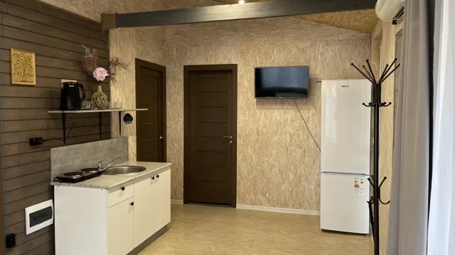 Дом у воды с банькой