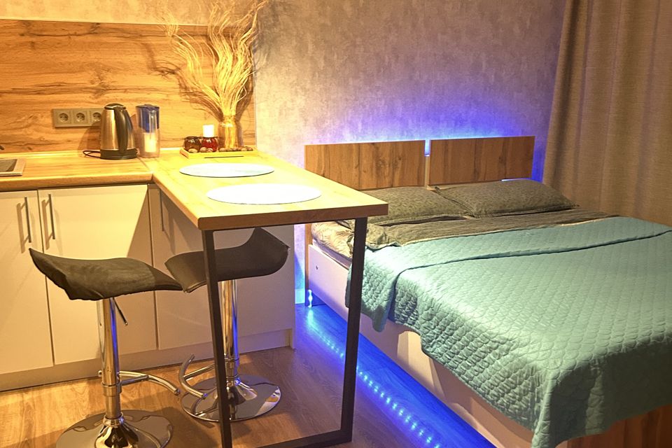 Бирюзовая студия с видом на реку