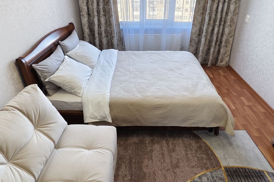 1-комнатная квартира у мед.Центра Шумакова, пр-т Ленина 162