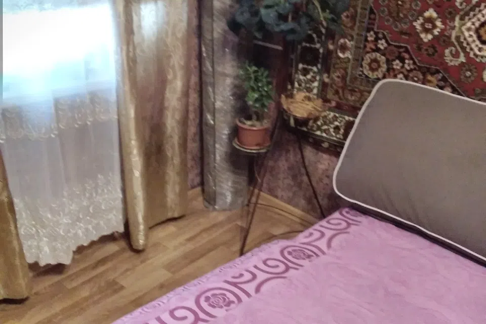 Сдается комната в 2х комнатной квартире со всеми удобствами.