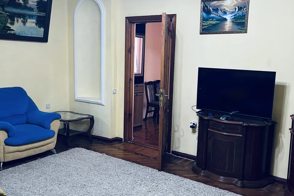 Уютная 3х комнатная квартира с видом на парк .