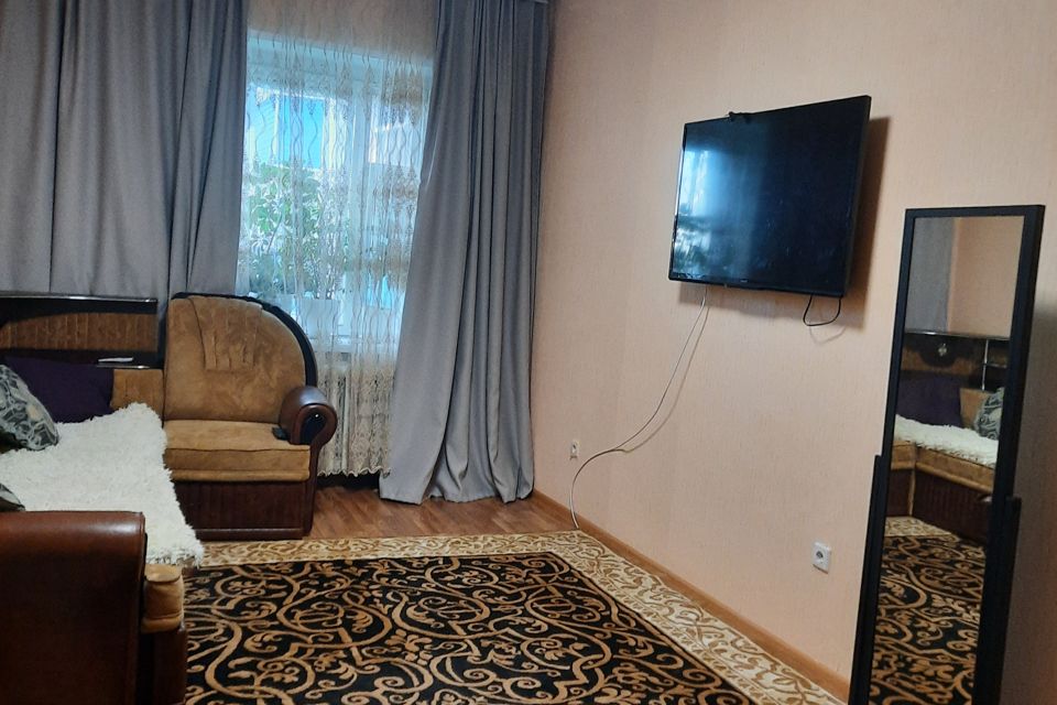 Сдаётся 1 ком кв по суточно со всеми удобствами. 1800 руб