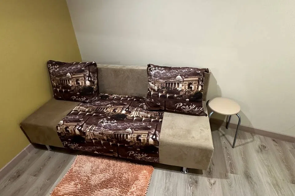 Уютная Golden Studio в 8 минутах на метро от самого центра
