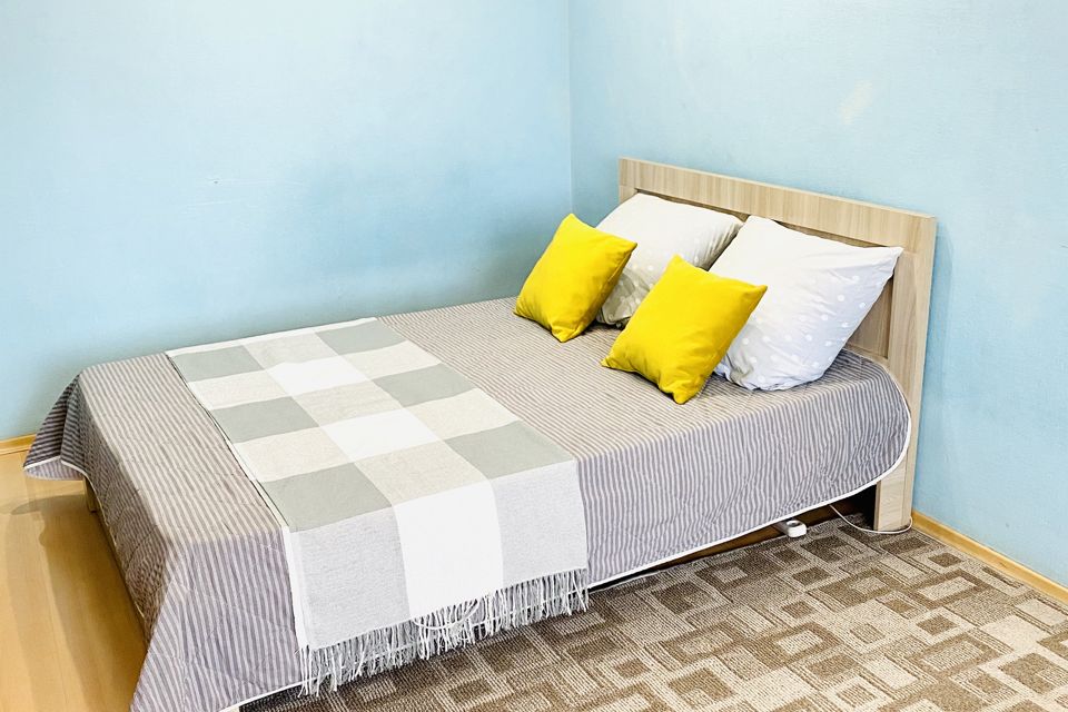 Квартира- студия Строителей 11а 