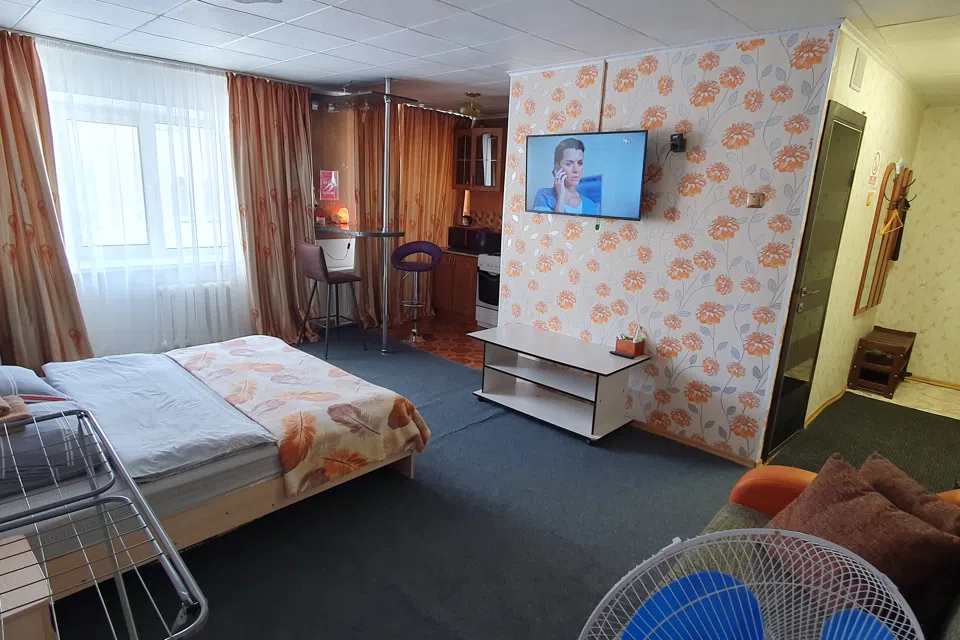 Уютная студия в центре на третьем этаже на Мира, 8А 