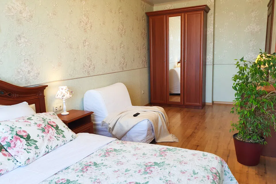 AELITA.Apartments 2-евро с камином и джакузи. Вид на Порт