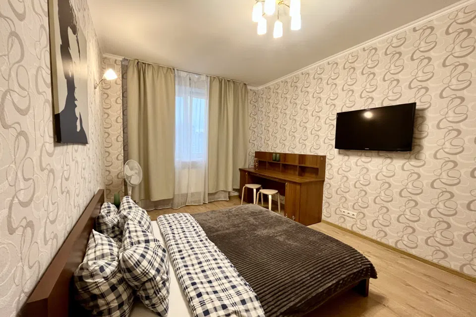 Лайф Апарт, Большая 2 ком кв-ра, на Андрея Белого 1