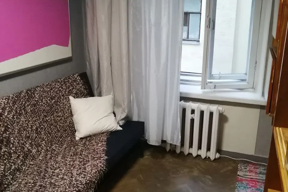 Студия в мастерской художника с парковкой