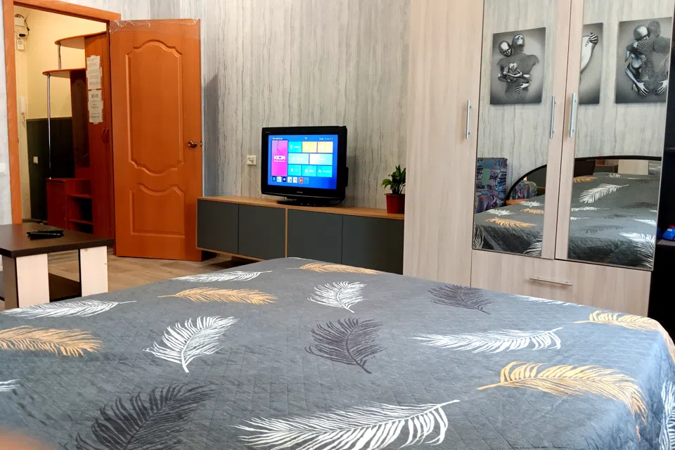 Квартира состоит из двух раздельных комнат с кухней 9 м.кв