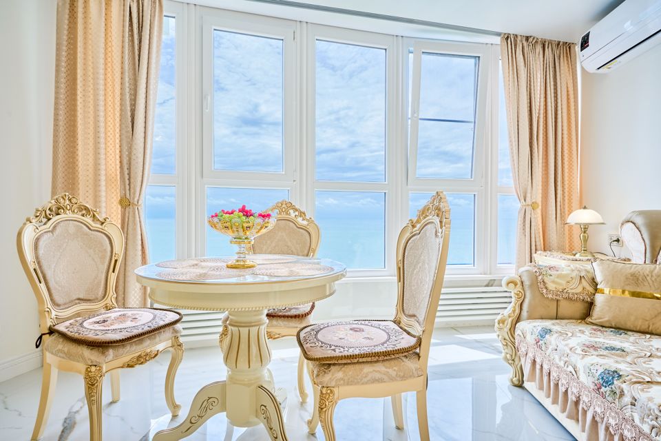 Deluxe Apartment на Есауленко 6а к2