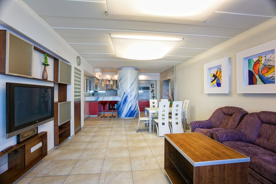 Апартаменты 100 кв. м. на первой линии