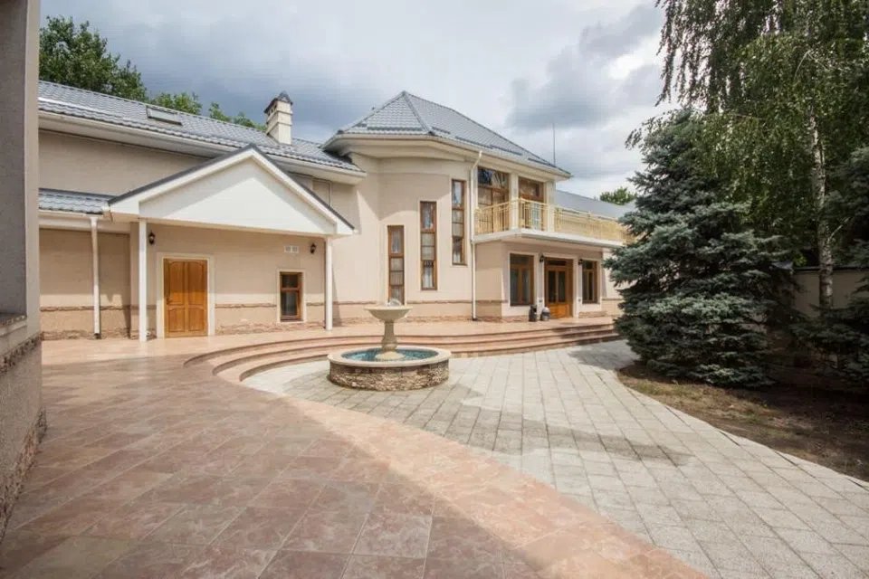 Усадьба Марисабель уютный дом с бассейном, сауной, беседкой.