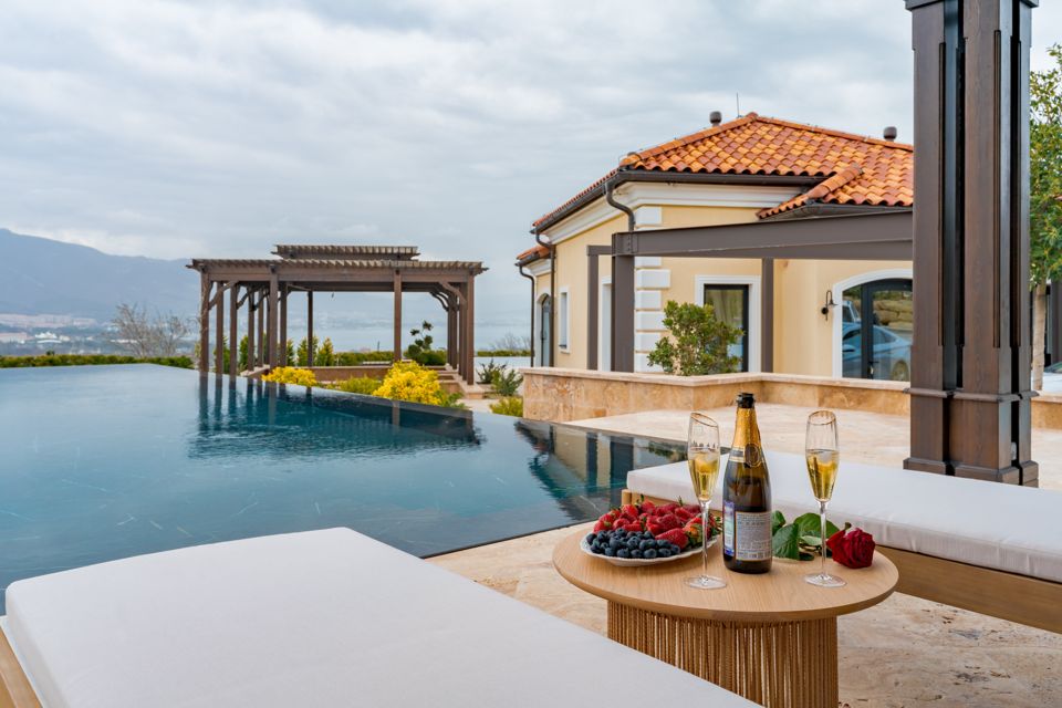 Вилла с видом на Голубую бухту