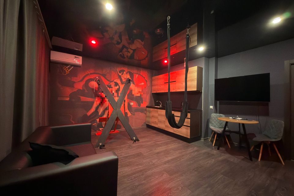 Secret Hotel-Secret Room